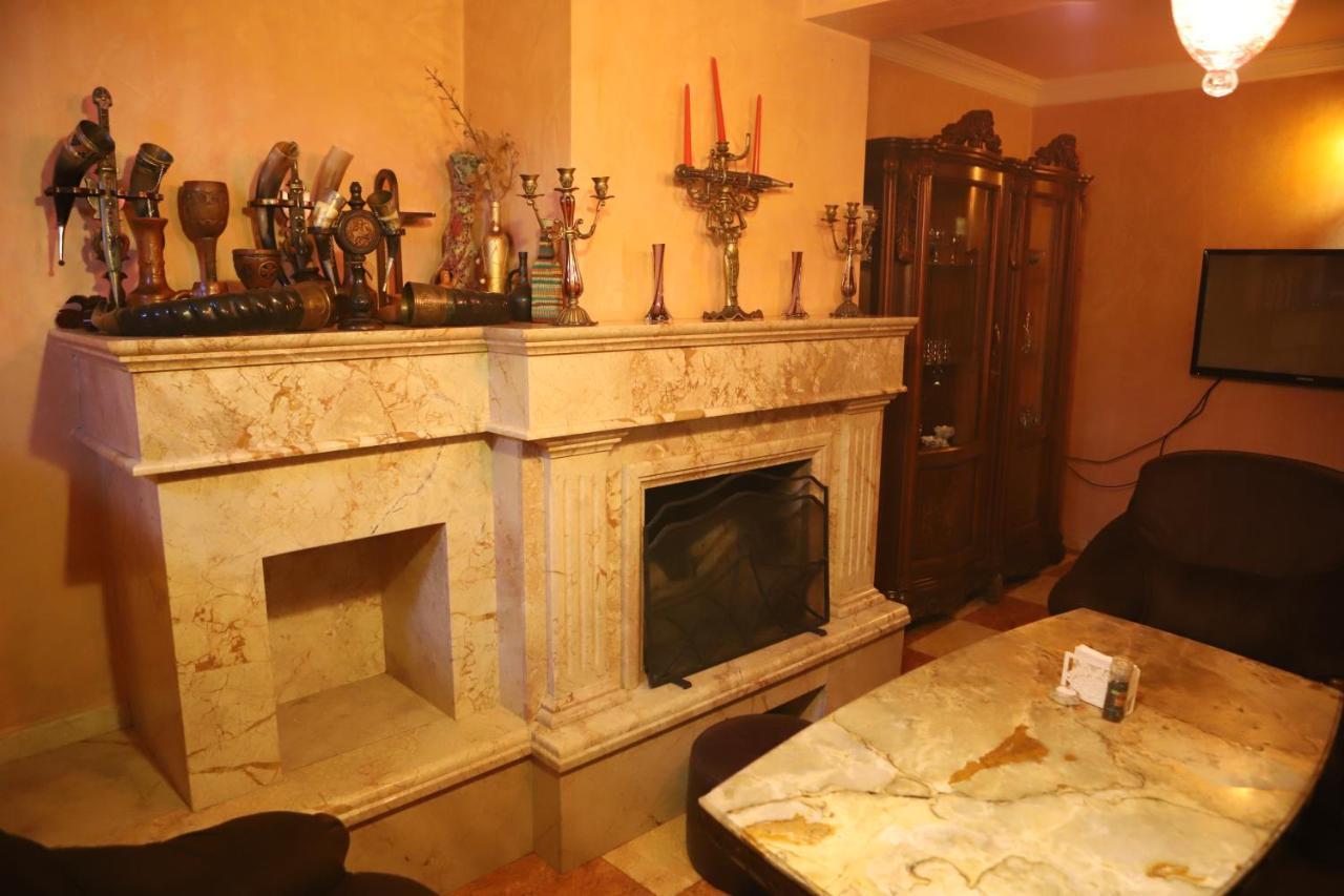 Hotel Black Sea House บาทูมิ ภายนอก รูปภาพ