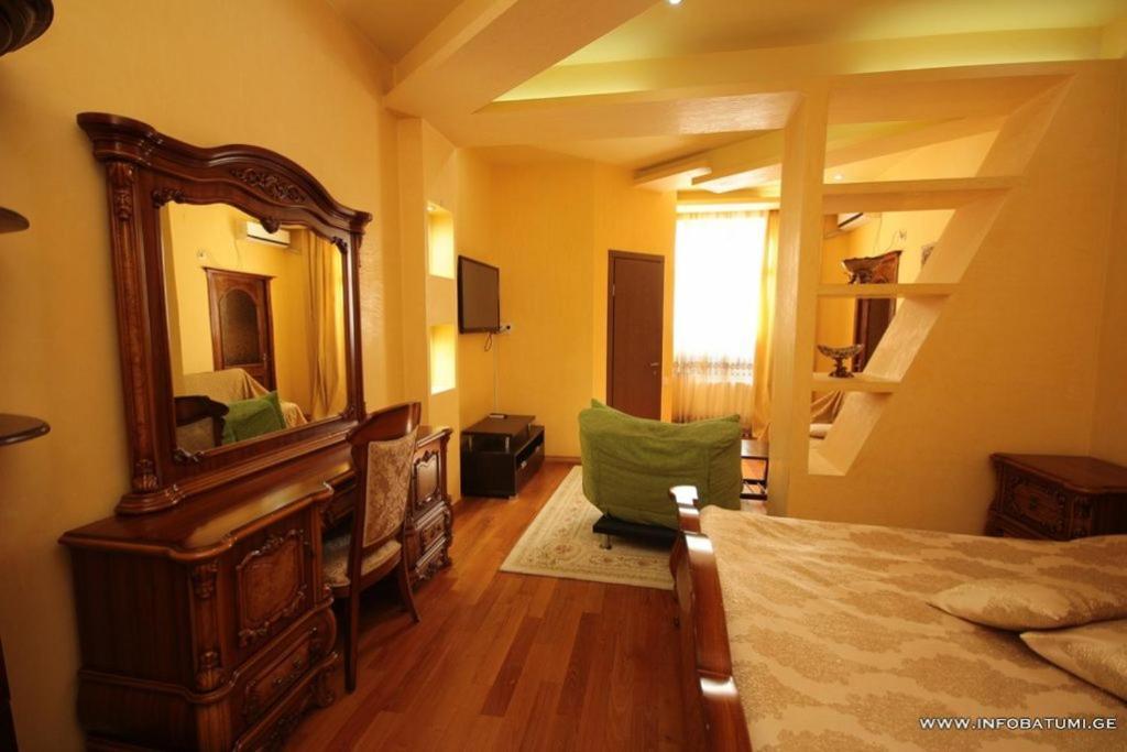 Hotel Black Sea House บาทูมิ ภายนอก รูปภาพ