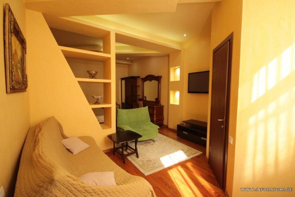 Hotel Black Sea House บาทูมิ ภายนอก รูปภาพ