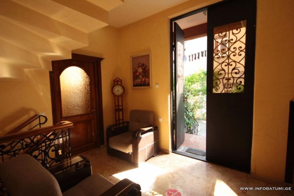 Hotel Black Sea House บาทูมิ ภายนอก รูปภาพ