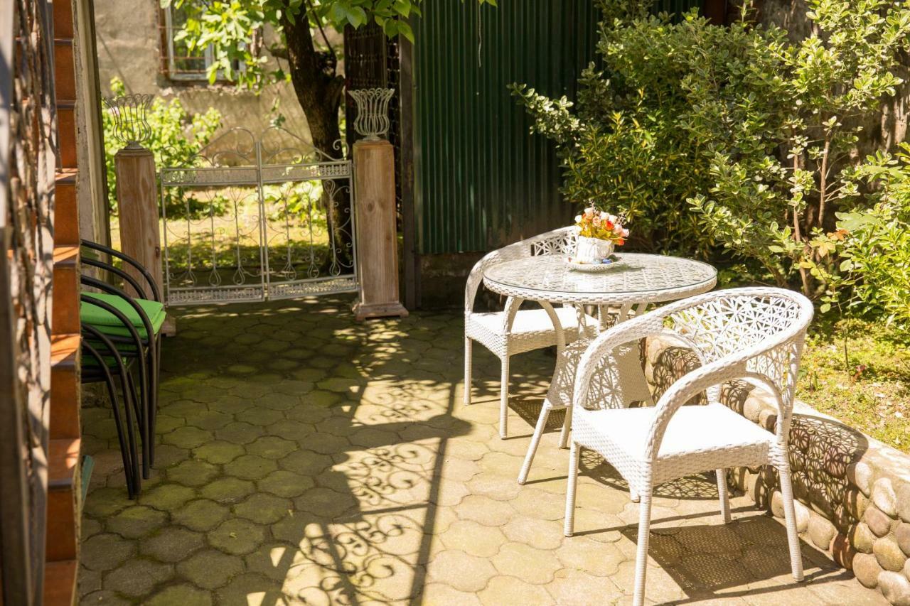 Hotel Black Sea House บาทูมิ ภายนอก รูปภาพ
