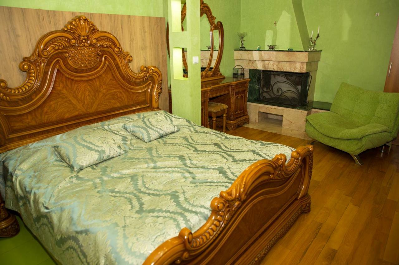 Hotel Black Sea House บาทูมิ ภายนอก รูปภาพ
